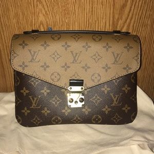 Louis Vuitton Reverse Pochette Metis